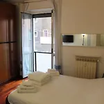 Three-room In Tortona District Appartement