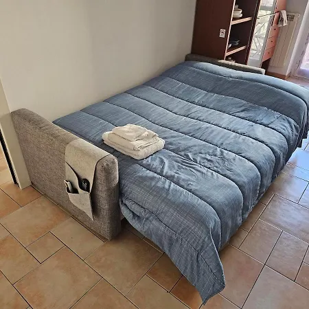 Three-room In Tortona District Appartement