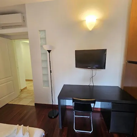 Three-room In Tortona District Appartement