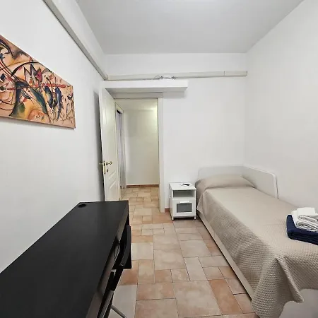 Three-room In Tortona District Apartamento